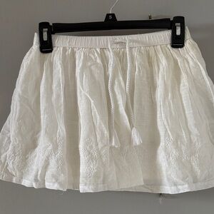 Old Navy White Embroidered Skirt